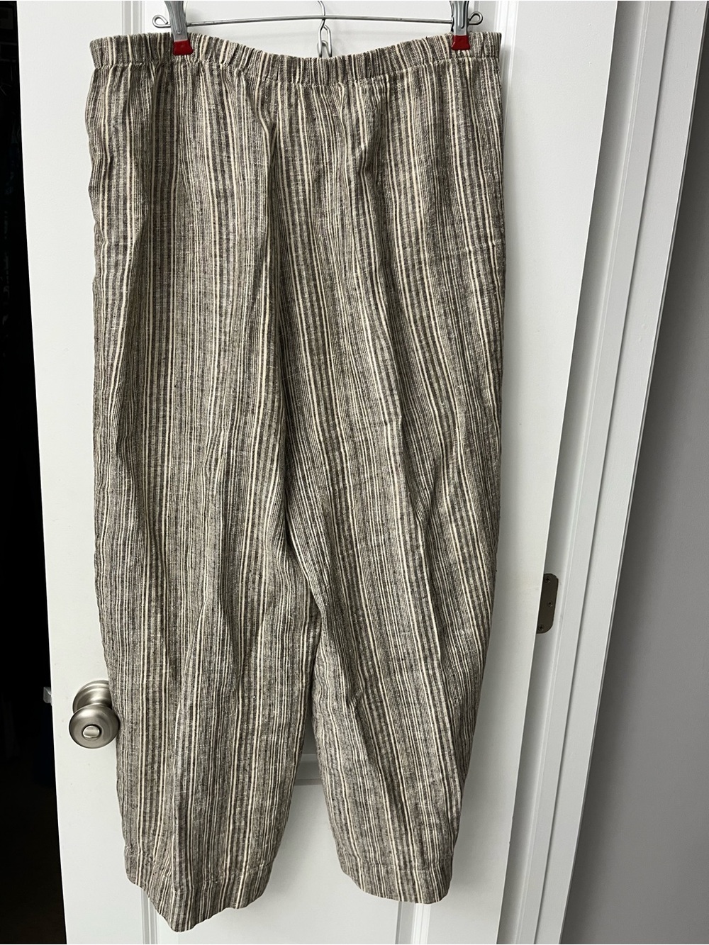Relaxed Ankle-Length Striped Crop Pants — Neutral Stripe